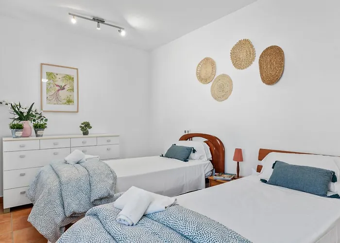 Salada - Plusholidays * La Canuta